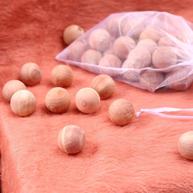 Cedar Balls for Clothes Storages, 100pc Red Cedar Balls for Closets and Drawers with 3 Satin Bags