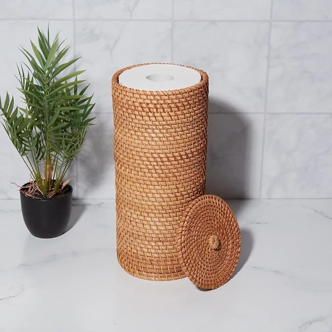 Floor Standing Rattan Toilet Paper Reserve with Lid, Freestanding Toilet Paper Storage Holder for Bathroom, Toilet Roll Organizer with Cover for Extra Toilet Paper Rolls