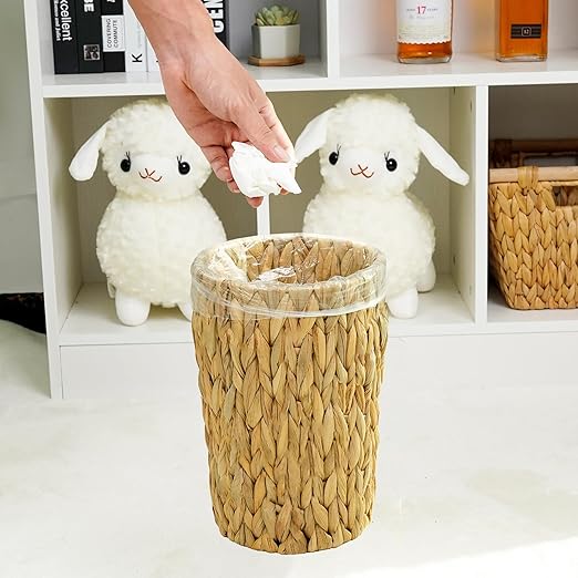 Small Wicker Trash Can, Small Bathroom Trash Can, Boho Waste Basket for Bedroom, Home, Office, Water Hyacinth Wicker Waste Basket for Bathroom, Compact Spaces (Round, 2 Gallon)