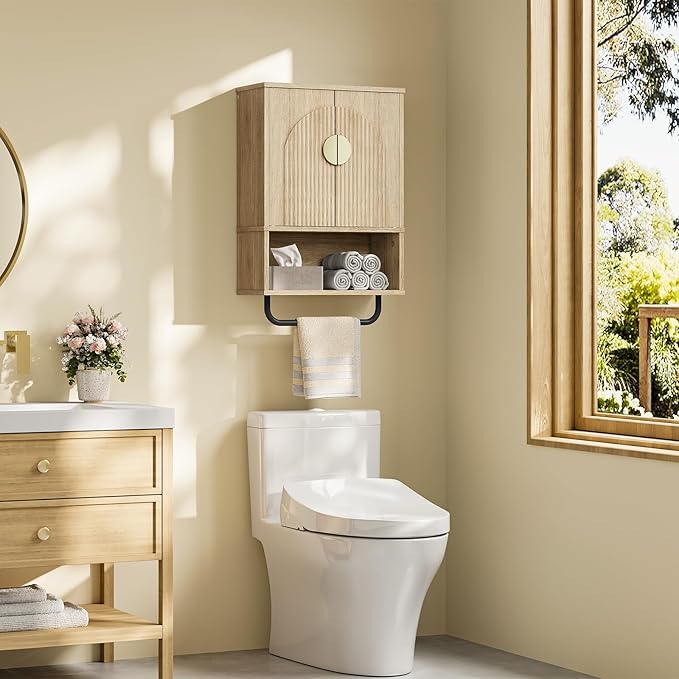 Bathroom Wall Cabinet, Medicine Cabinet for Bathroom, Wall Mounted Bathroom Cabinet with Towel Bar, Fluted Doors, Wall Cabinet for Bathroom, Kitchen, Living Room, Natural Oak and Gold