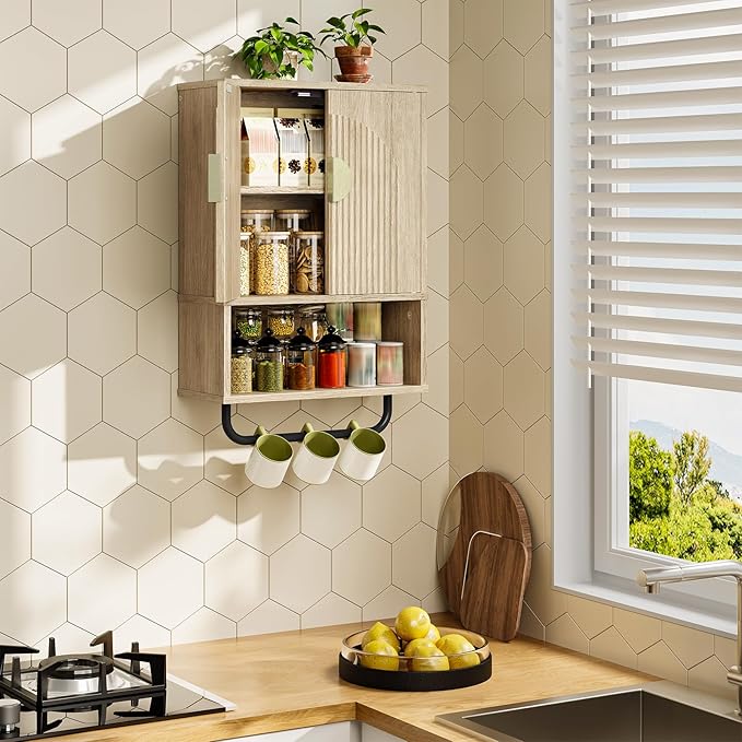 Bathroom Wall Cabinet, Medicine Cabinet for Bathroom, Wall Mounted Bathroom Cabinet with Towel Bar, Fluted Doors, Wall Cabinet for Bathroom, Kitchen, Living Room, Natural Oak and Gold